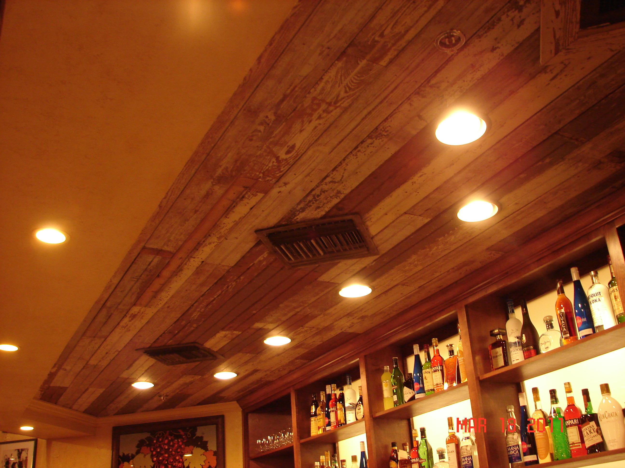 Tabella Restaurant Hattiesburg Distressed Ceiling Finishes